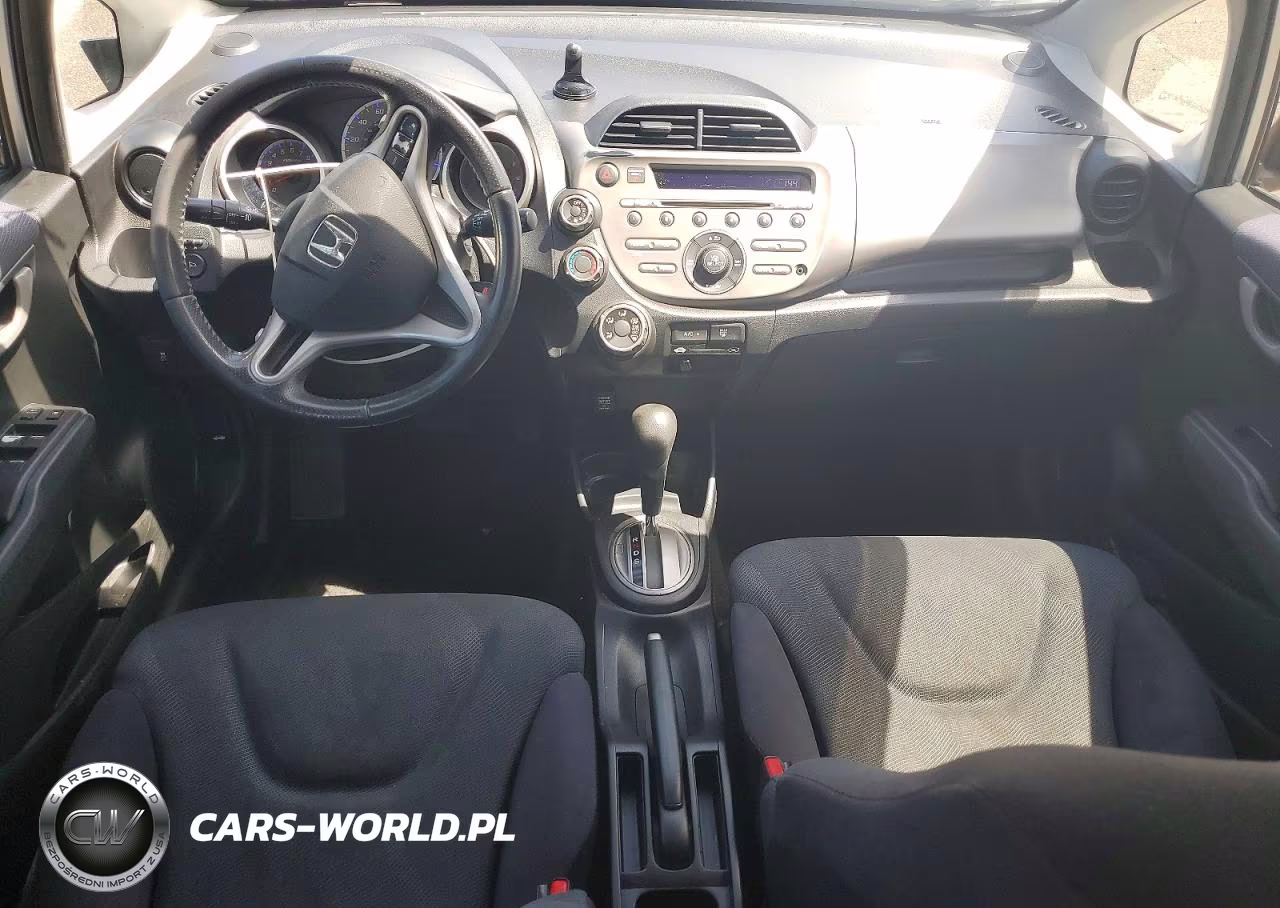 2011 Honda Fit Sport VIN:JHMGE8H50BS003839 - 8
