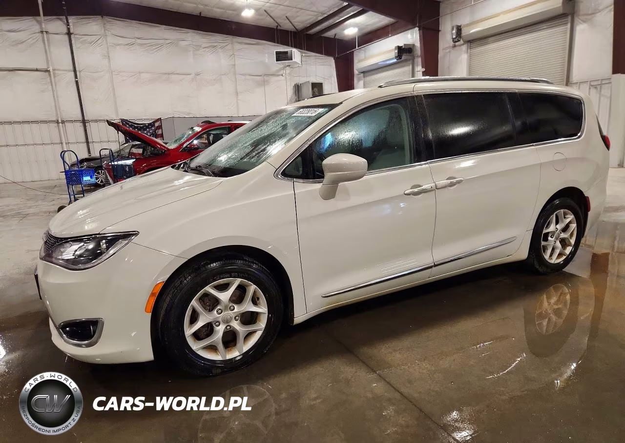 2017 Chrysler Pacifica Touring L Plus VIN:2C4RC1EG0HR591880 - 1