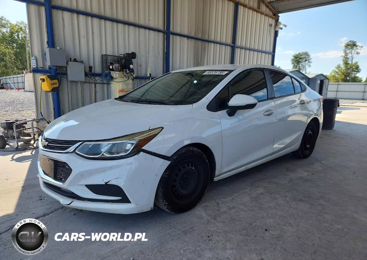 2017 Chevrolet Cruze Ls – zdjęcie 1 z 12