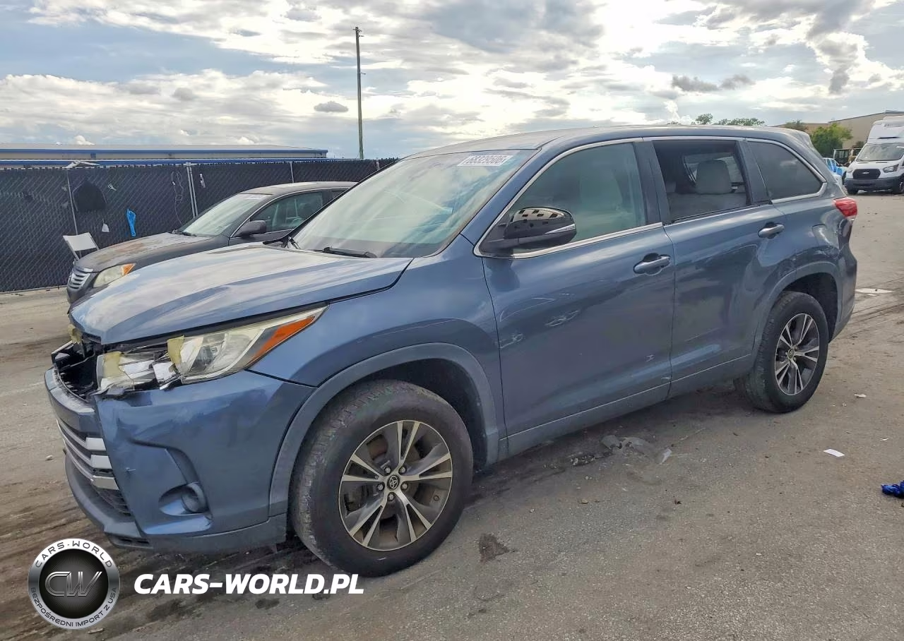 2019 Toyota Highlander Le – zdjęcie 1 z 13