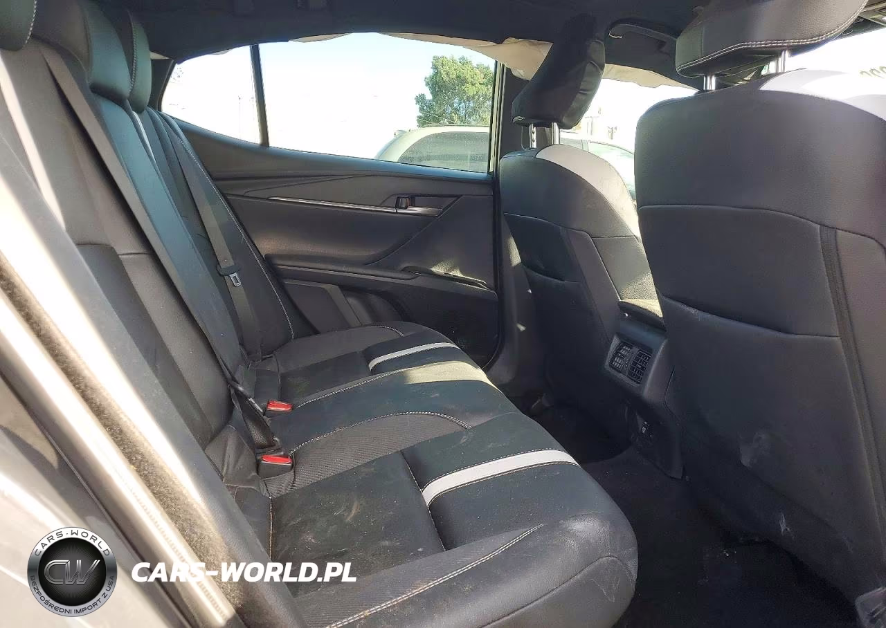 2026 Toyota Camry Se VIN:4T1DAACK1TU655164 - 10