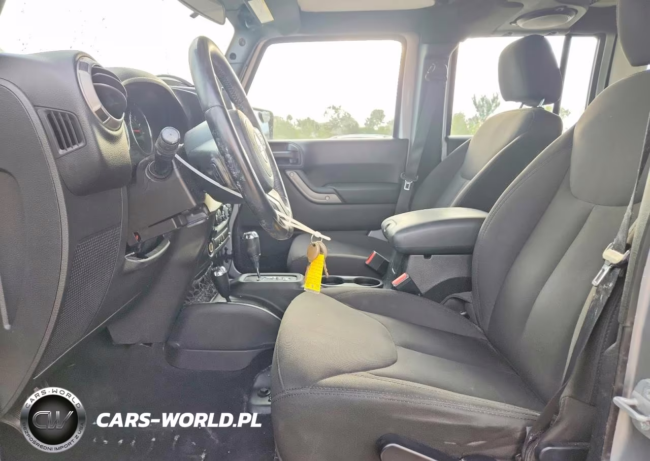 2014 Jeep Wrangler Unlimited Sport VIN:1C4BJWDG4EL306074 - 7