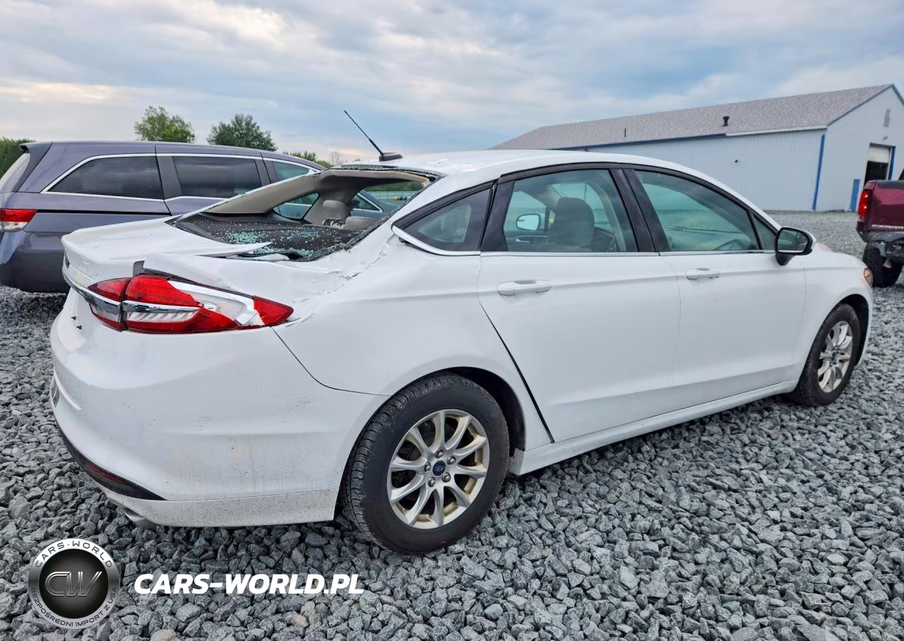 2017 Ford Fusion S VIN:3FA6P0G7XHR231966 - 3