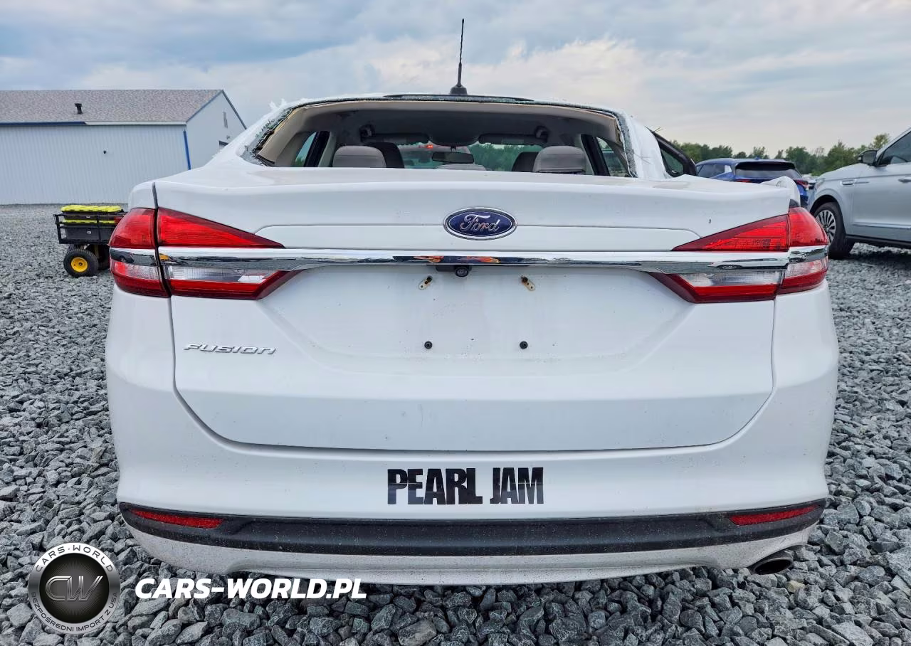 2017 Ford Fusion S VIN:3FA6P0G7XHR231966 - 6