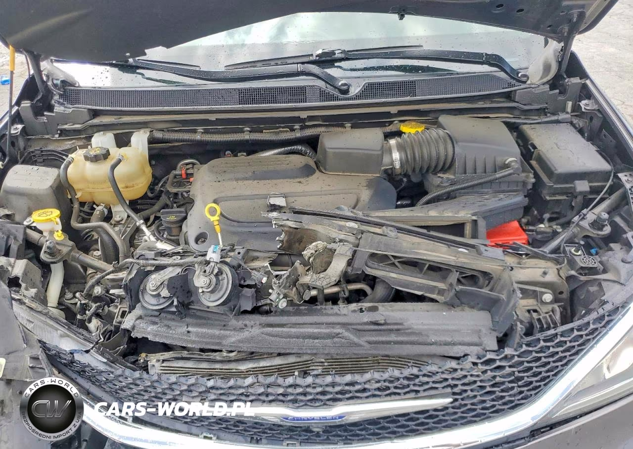 2020 Chrysler Pacifica Touring L Plus VIN:2C4RC1EGXLR111434 - 12