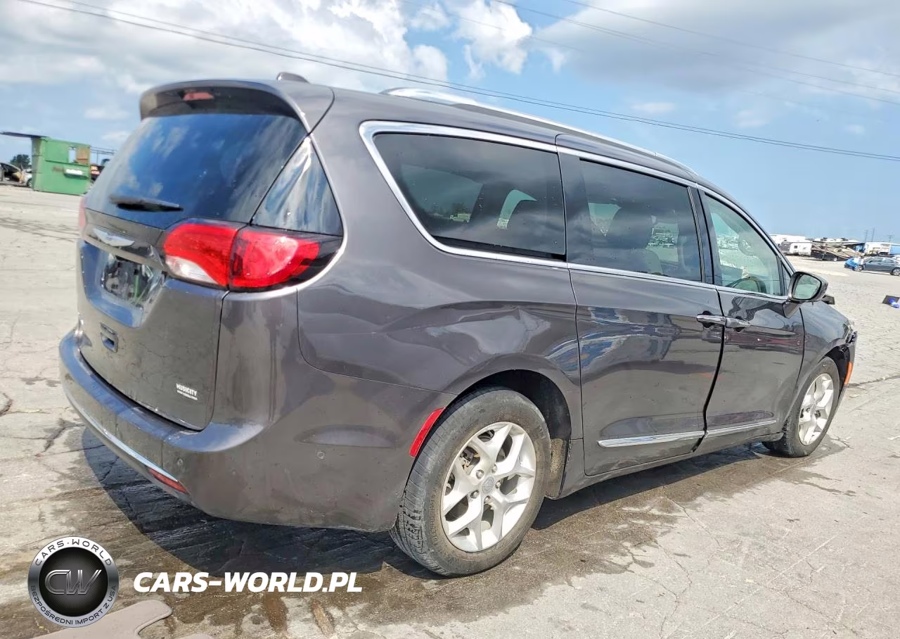 2020 Chrysler Pacifica Touring L Plus VIN:2C4RC1EGXLR111434 - 3
