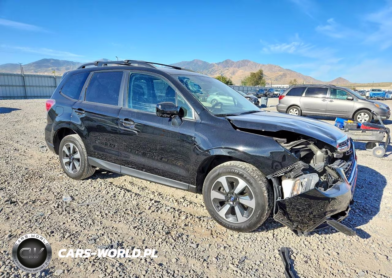 2017 Subaru Forester 2.5I Premium VIN:JF2SJAEC2HH456434 - 4