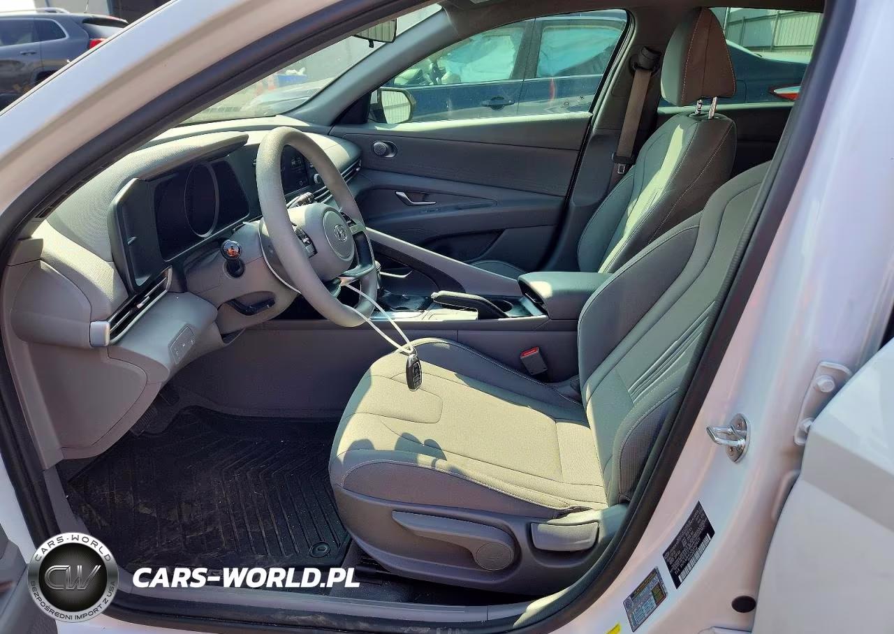 2021 Hyundai Elantra Sel VIN:5NPLM4AG0MH035179 - 7