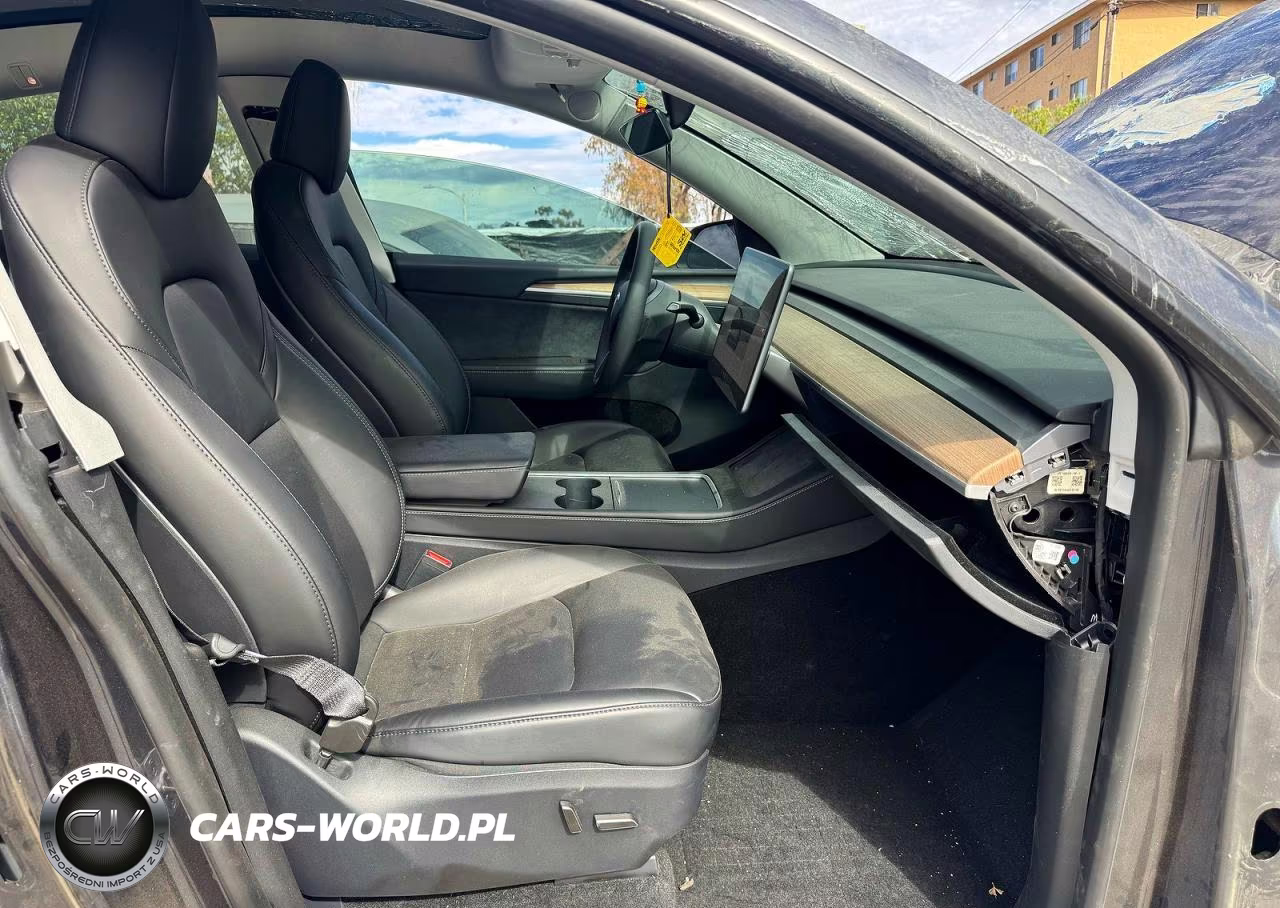 2024 Tesla Model Y VIN:7SAYGDEF6RF022203 - 5