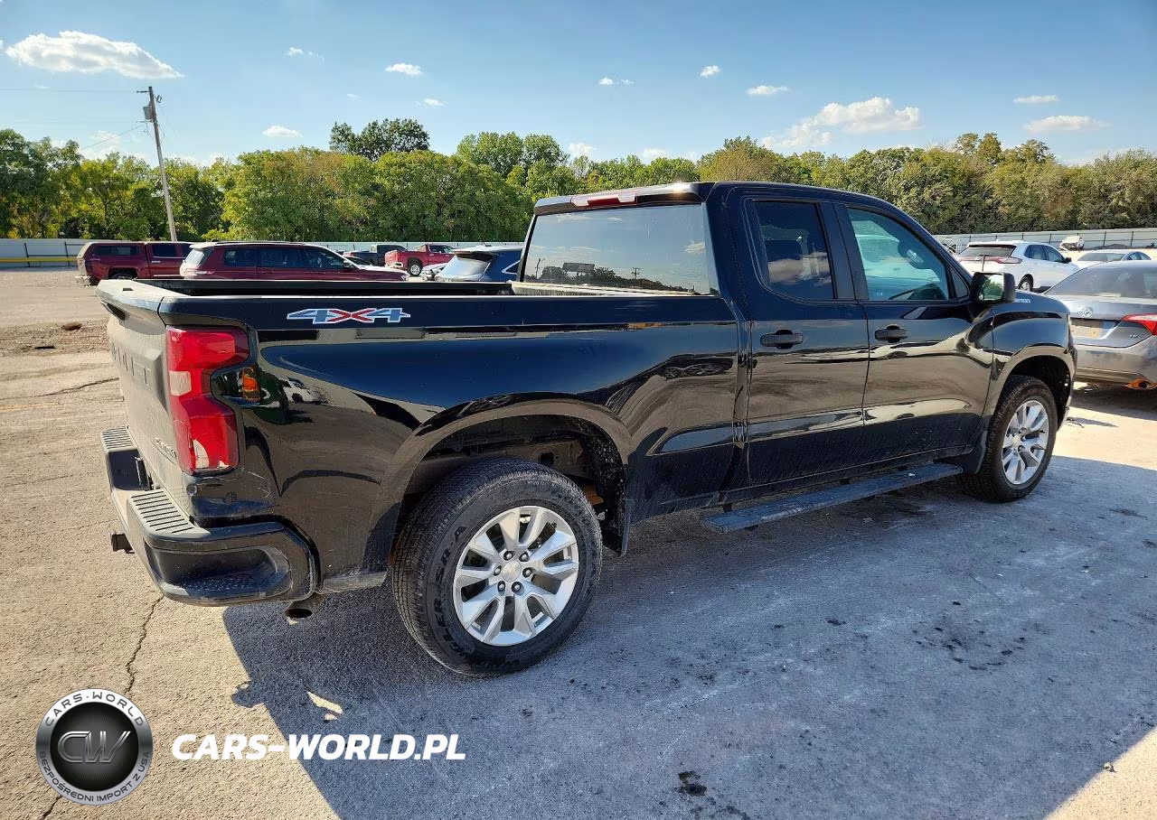 2022 Chevrolet Silverado K1500 Custom VIN:1GCRDBEK6NZ567057 - 3