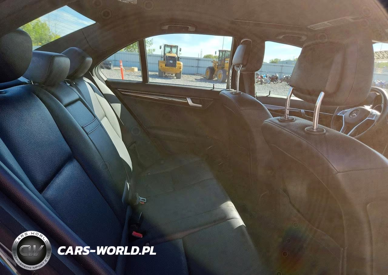 2013 Mercedes-Benz C 300 4Matic VIN:WDDGF8AB6DA820729 - 10