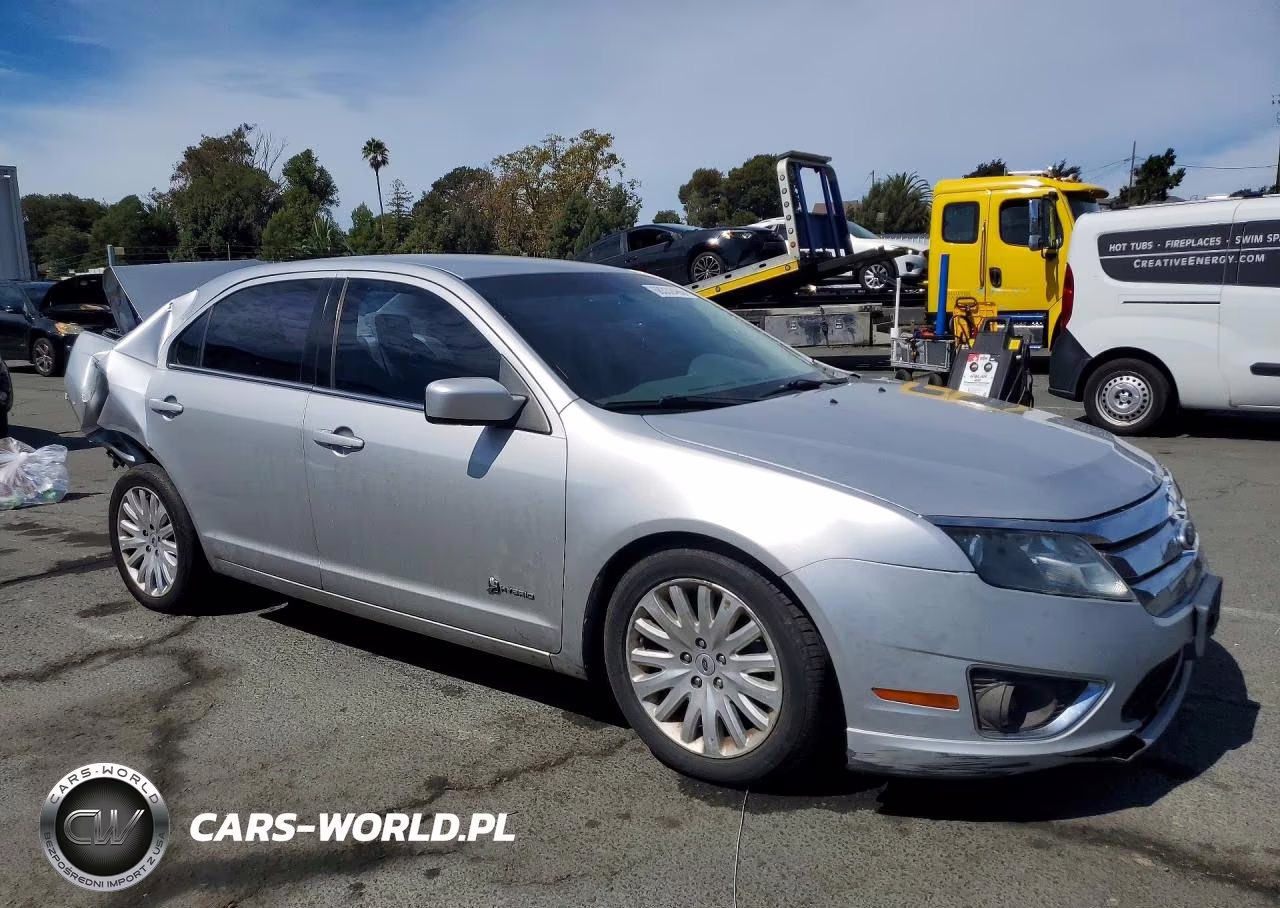 2010 Ford Fusion Hybrid VIN:3FADP0L31AR418867 - 4