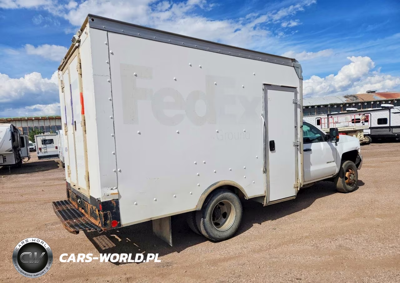 2019 Chevrolet Silverado Hd Box Truck VIN:1GB3KVCG9KF127377 - 3