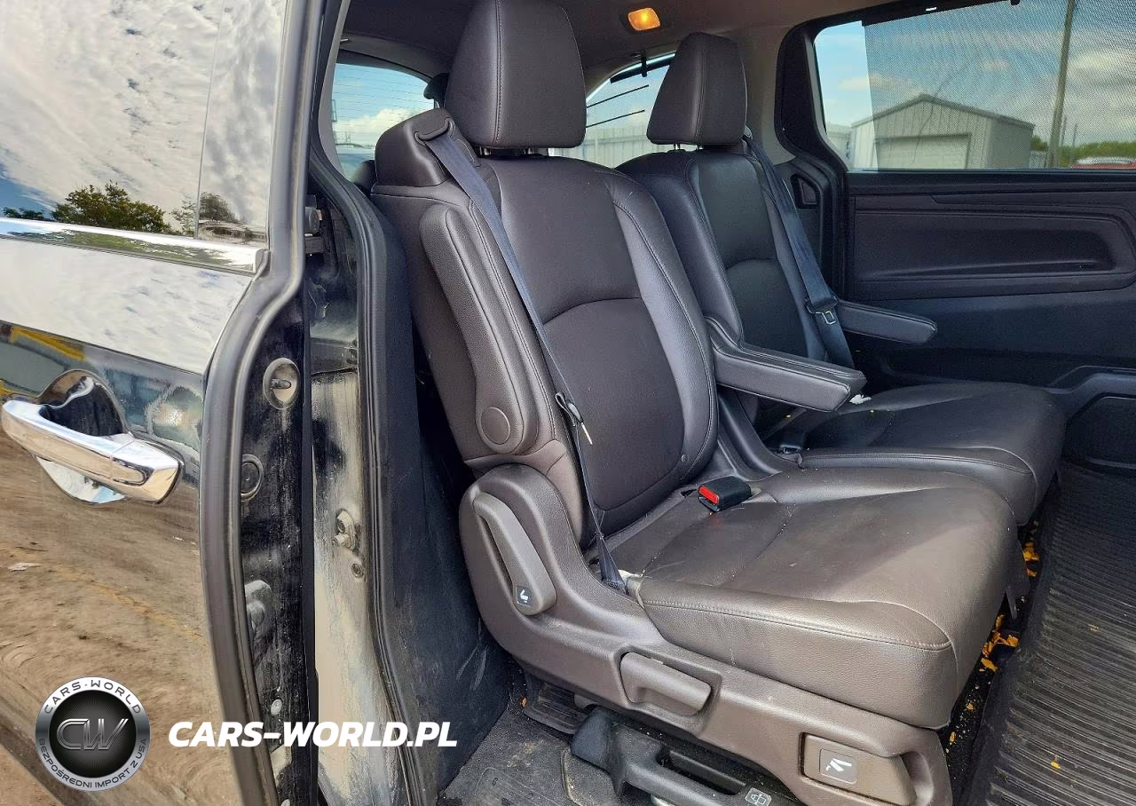 2018 Honda Odyssey Elite VIN:5FNRL6H94JB016676 - 11