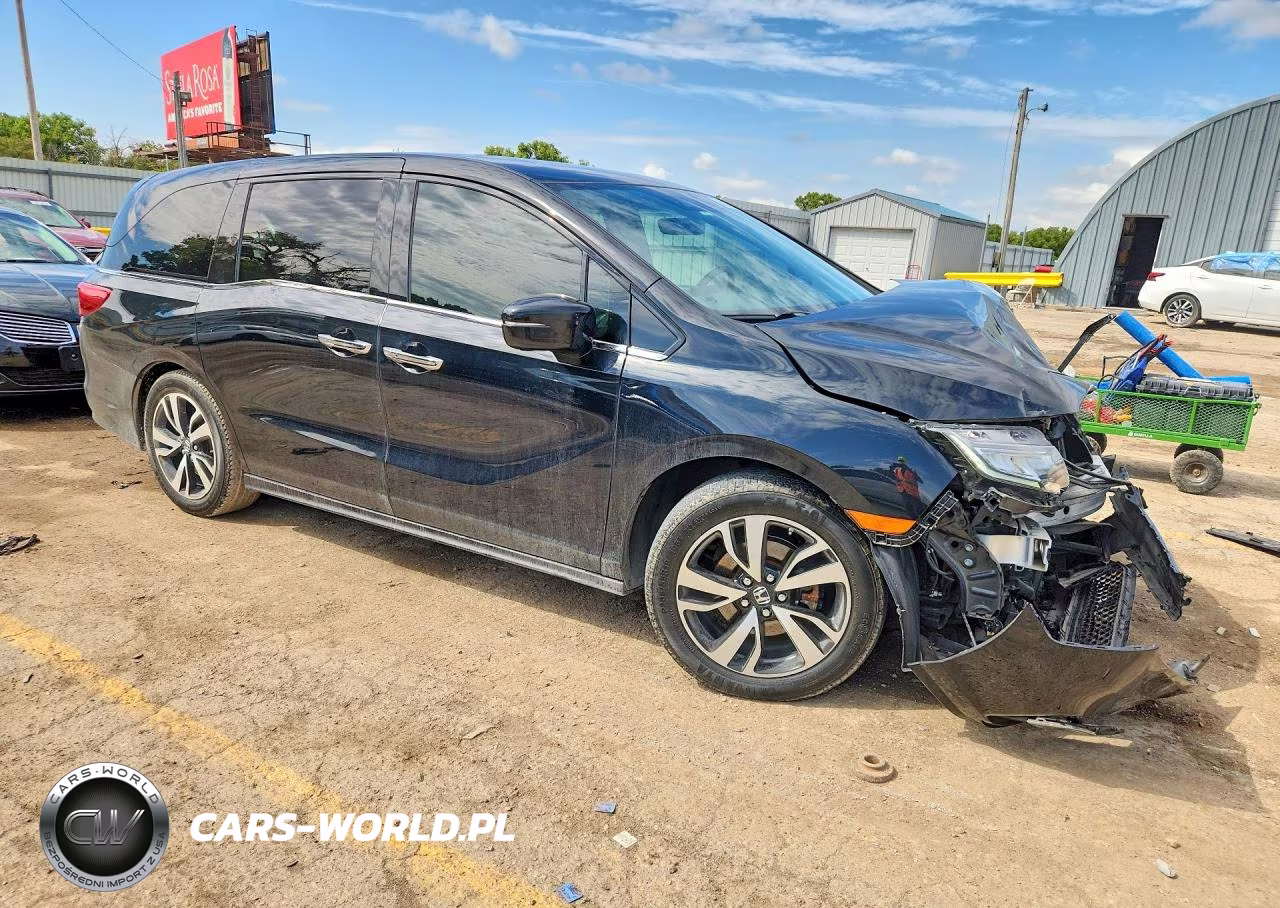 2018 Honda Odyssey Elite VIN:5FNRL6H94JB016676 - 4