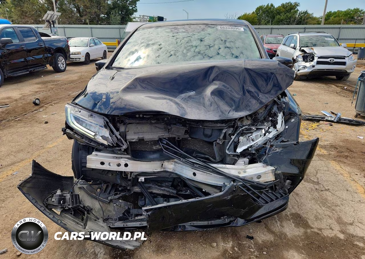 2018 Honda Odyssey Elite VIN:5FNRL6H94JB016676 - 5