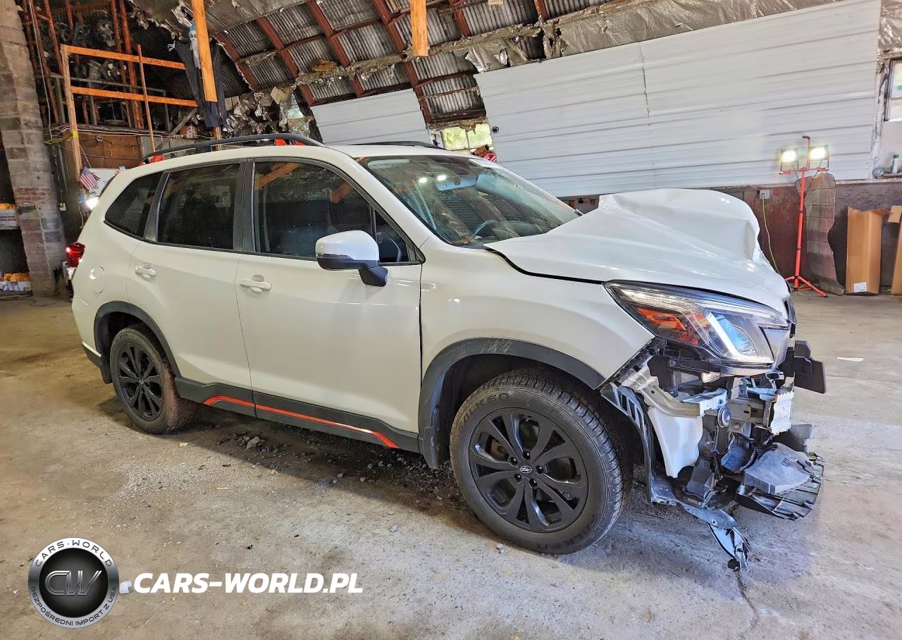 2024 Subaru Forester Sport VIN:JF2SKAGC4RH443535 - 4