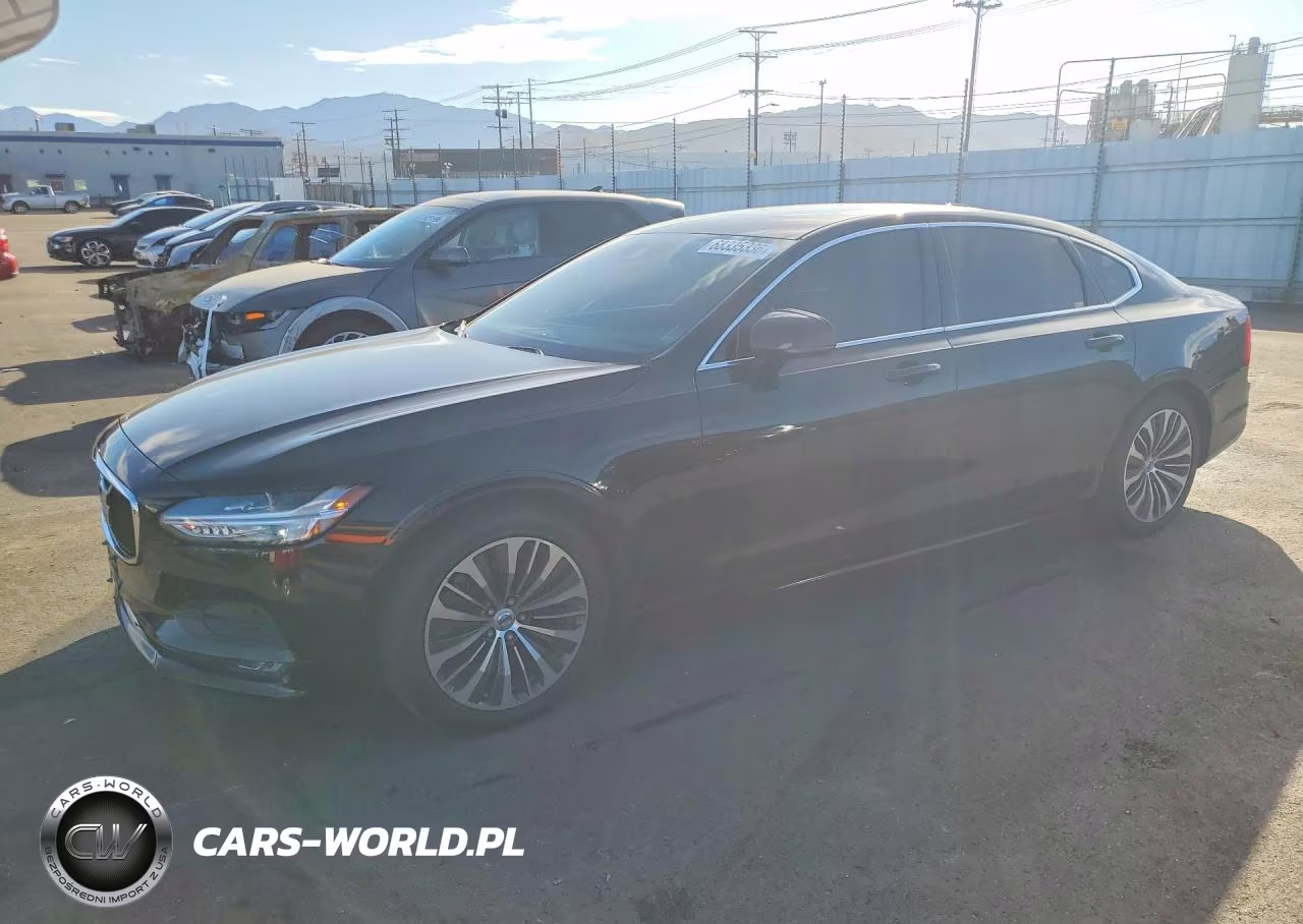 2020 Volvo S90 T6 Momentum – zdjęcie 1 z 12