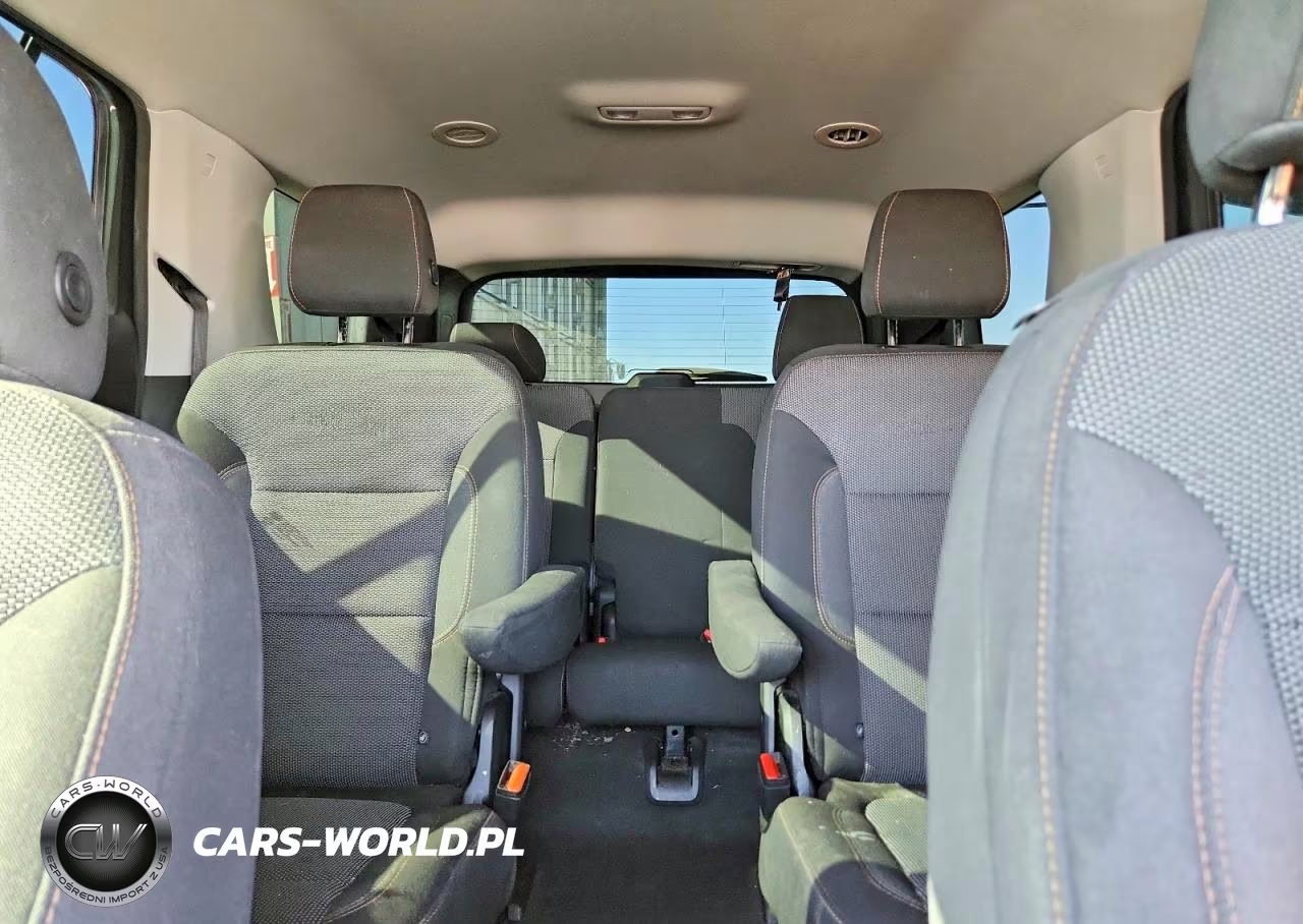 2018 Chevrolet Traverse Lt VIN:1GNERGKW0JJ183196 - 10