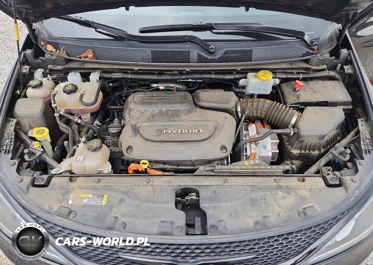 2020 Chrysler Pacifica Hybrid Limited VIN:2C4RC1N70LR277865 - 12