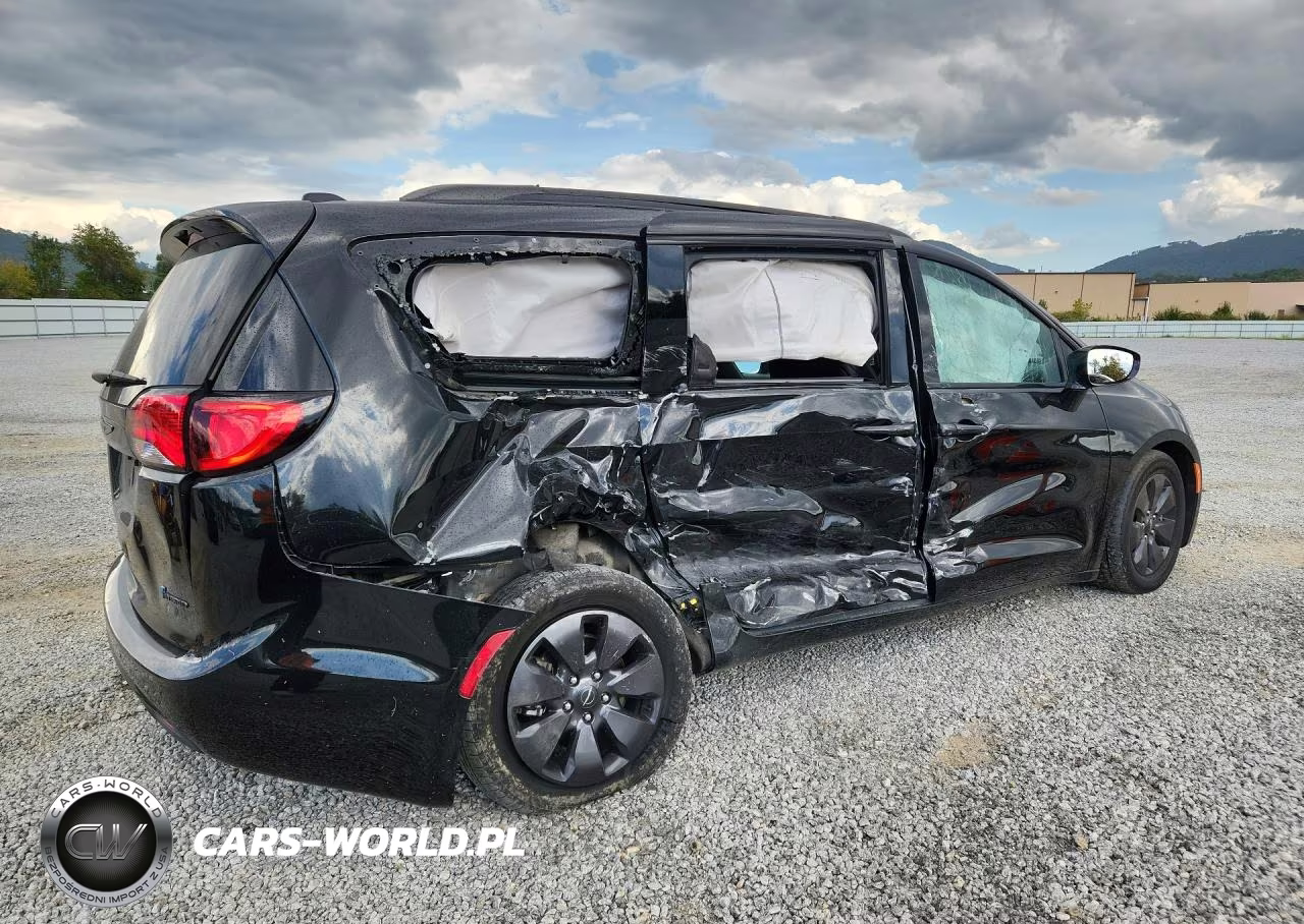 2020 Chrysler Pacifica Hybrid Limited VIN:2C4RC1N70LR277865 - 3