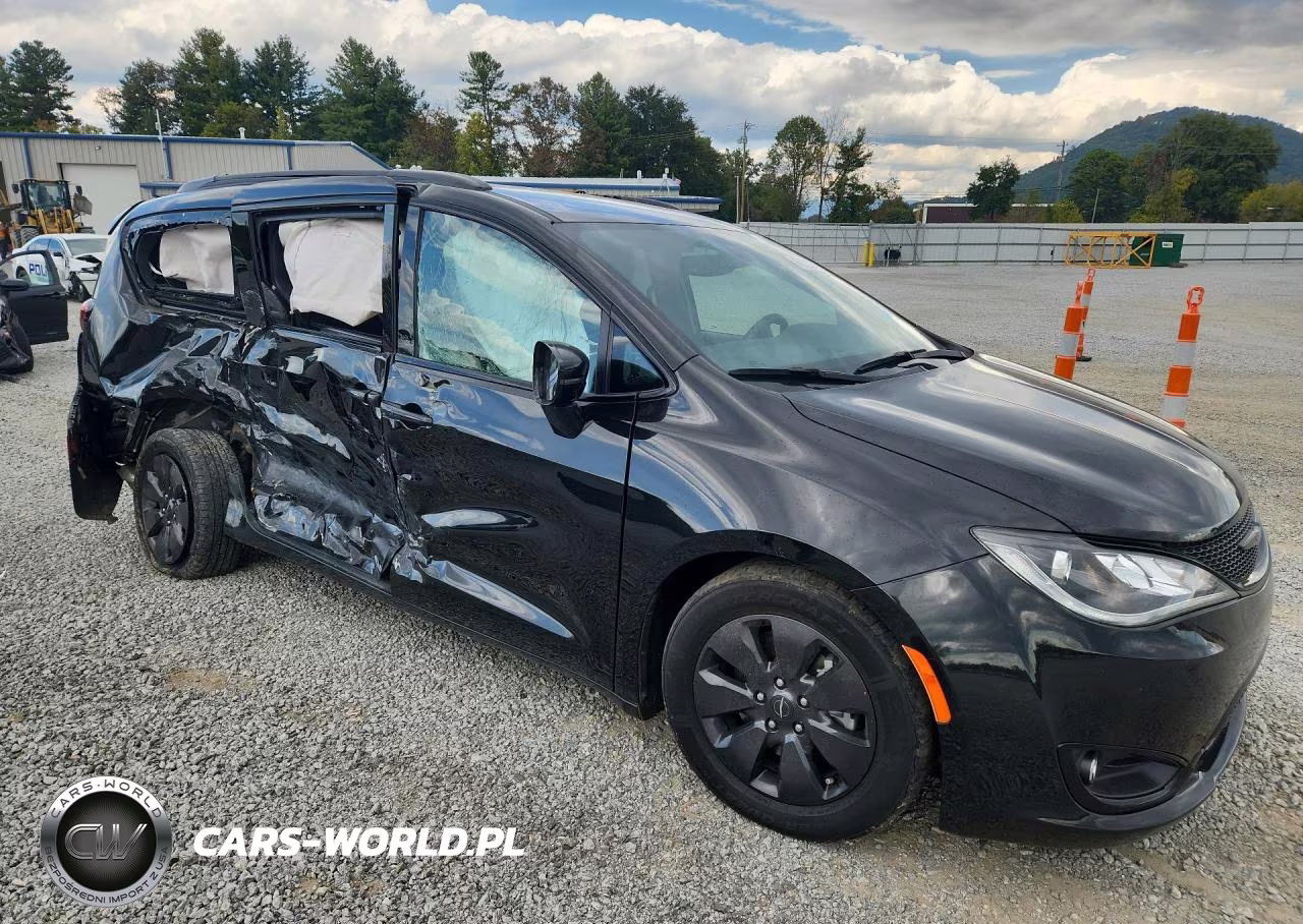 2020 Chrysler Pacifica Hybrid Limited VIN:2C4RC1N70LR277865 - 4