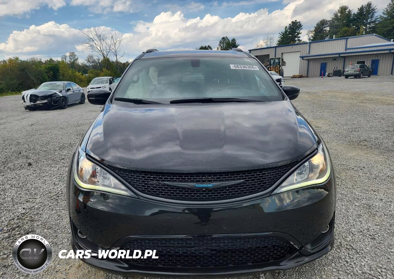 2020 Chrysler Pacifica Hybrid Limited VIN:2C4RC1N70LR277865 - 5