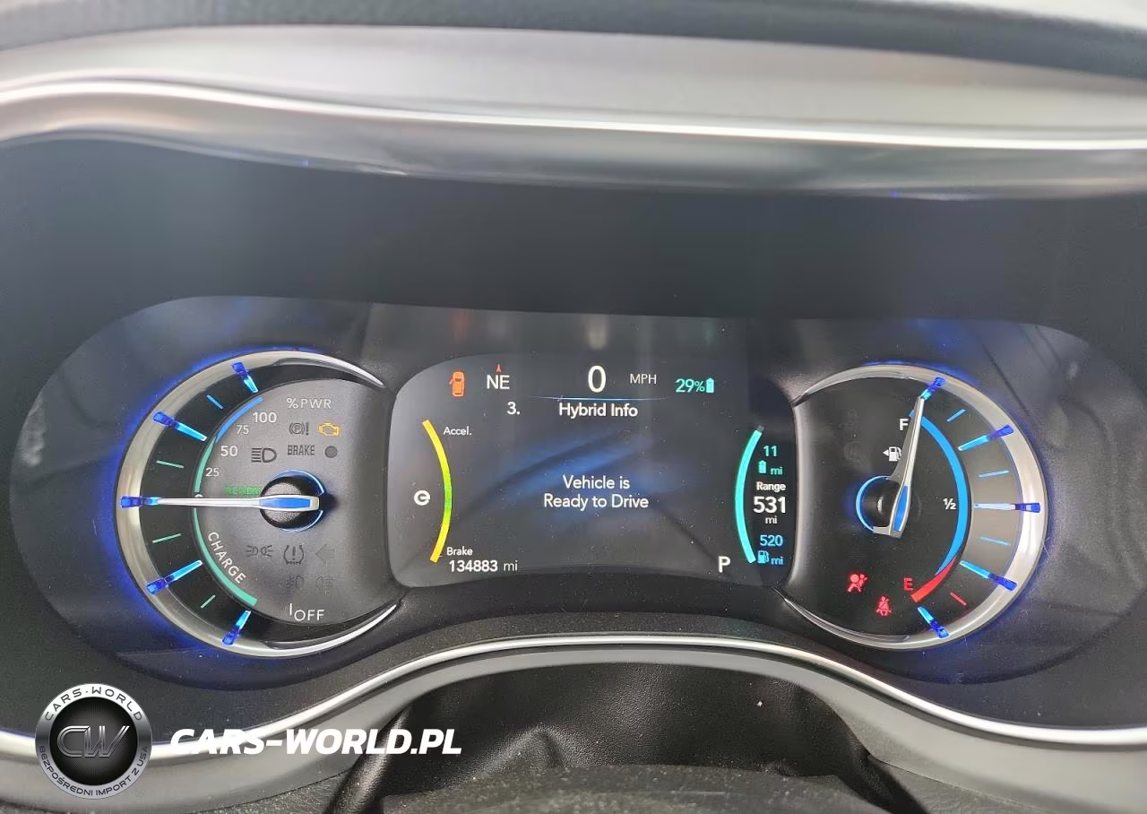 2020 Chrysler Pacifica Hybrid Limited VIN:2C4RC1N70LR277865 - 9