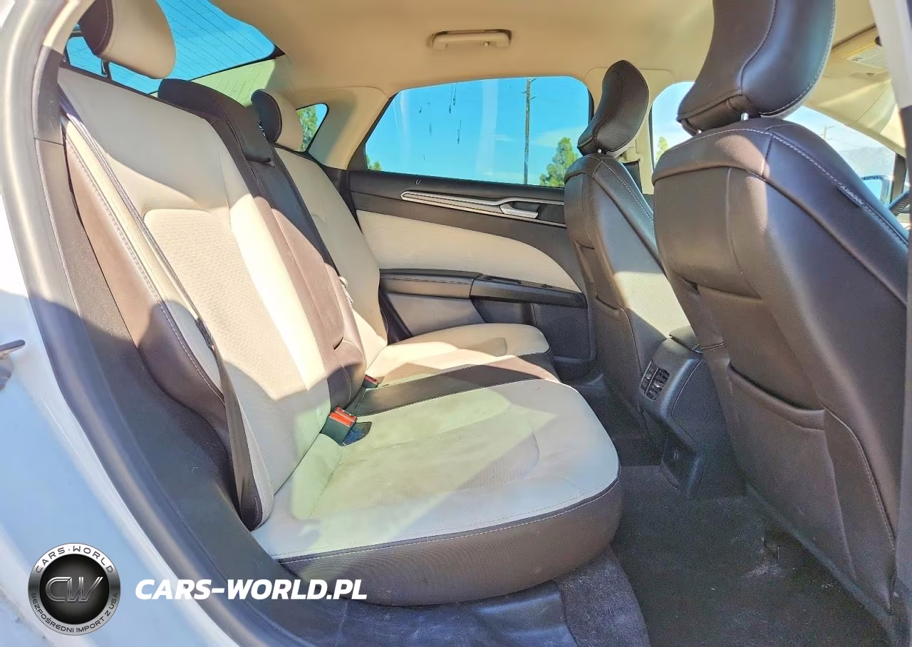 2019 Ford Fusion Se VIN:3FA6P0HD2KR215921 - 10