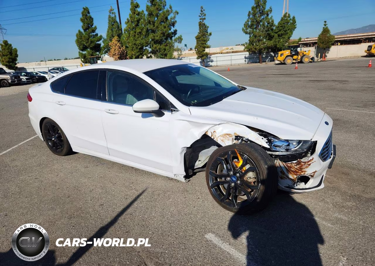 2019 Ford Fusion Se VIN:3FA6P0HD2KR215921 - 4