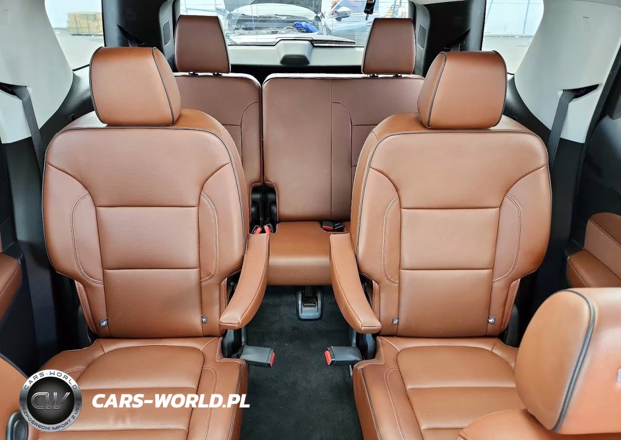 2019 Chevrolet Traverse High Country VIN:1GNEVJKW6KJ152349 - 10