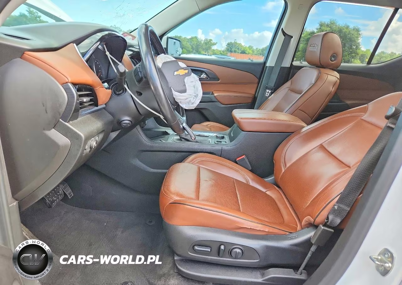 2019 Chevrolet Traverse High Country VIN:1GNEVJKW6KJ152349 - 7