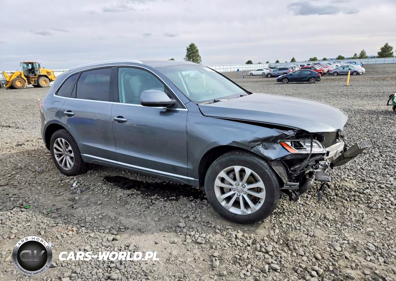 2015 Audi Q5 Premium Plus VIN:WA1LFAFPXFA053887 - 4