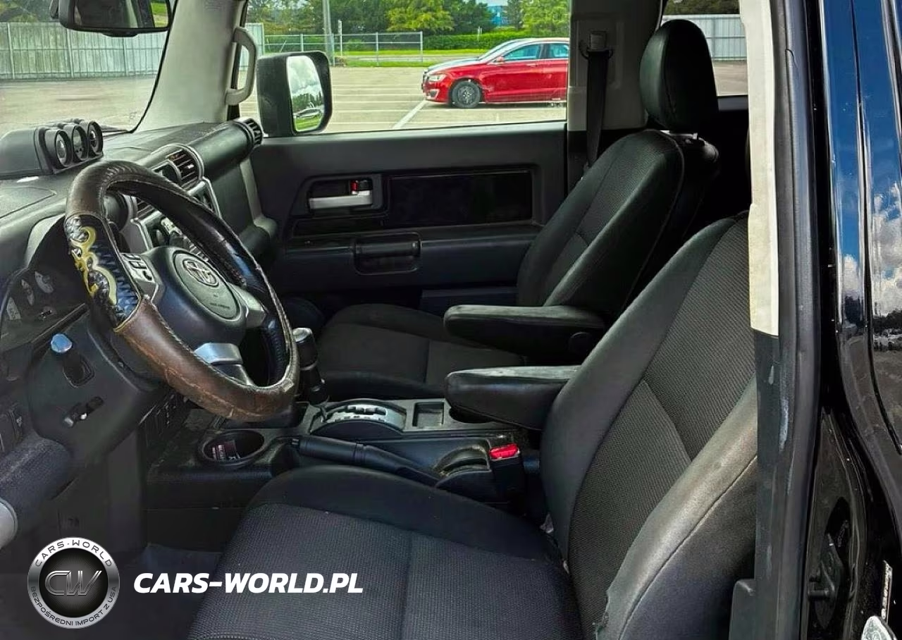 2010 Toyota Fj Cruiser Base VIN:JTEBU4BF6AK084090 - 5