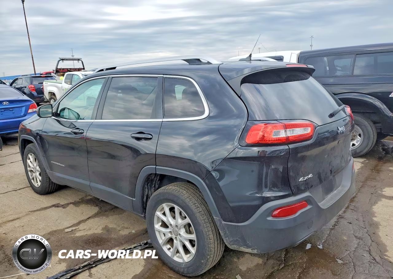 2015 Jeep Cherokee Latitude VIN:1C4PJMCB3FW606639 - 2