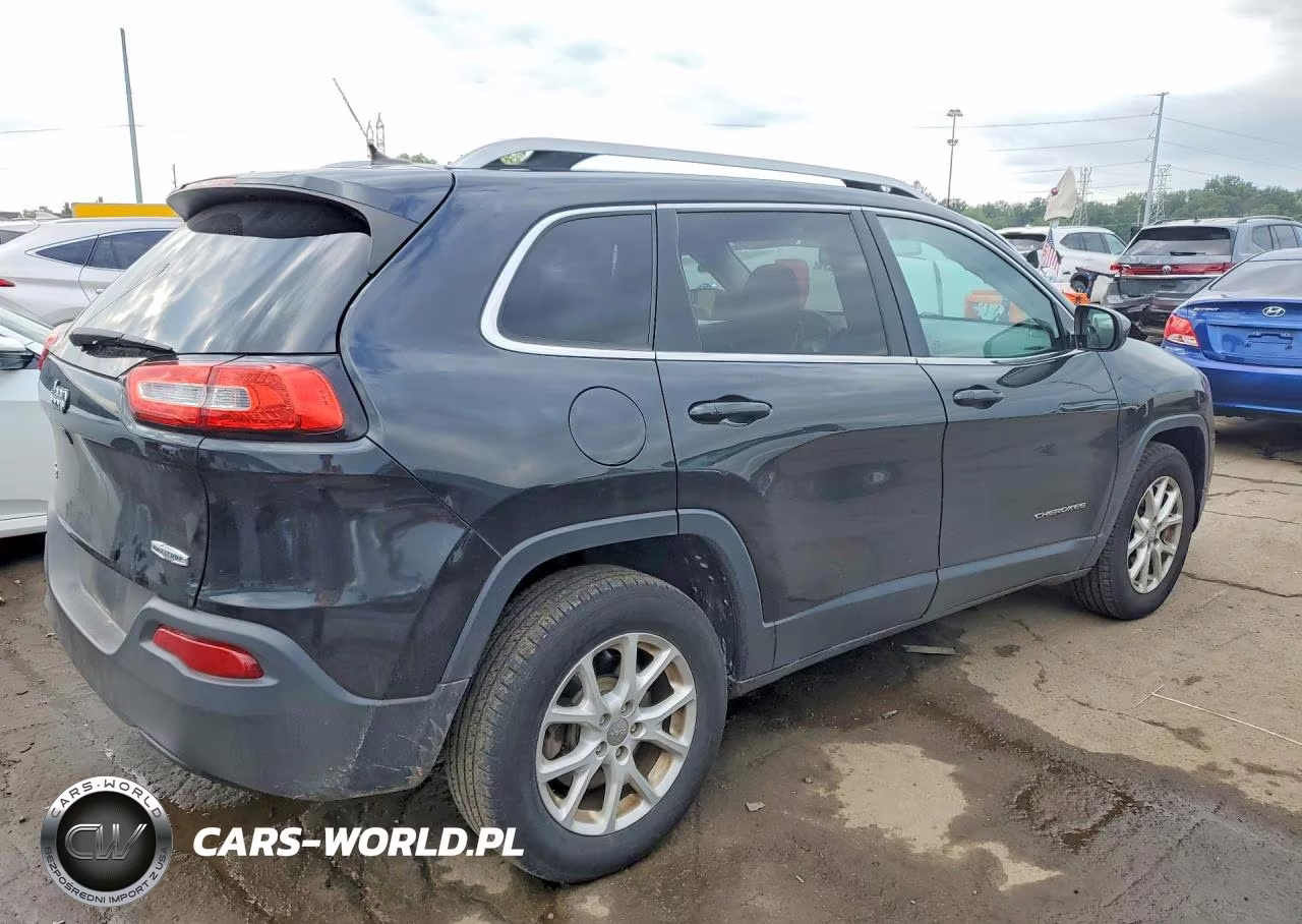 2015 Jeep Cherokee Latitude VIN:1C4PJMCB3FW606639 - 3