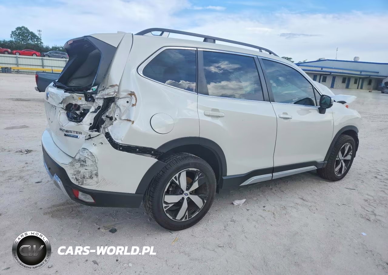 2020 Subaru Forester Touring VIN:JF2SKAXC4LH451478 - 3