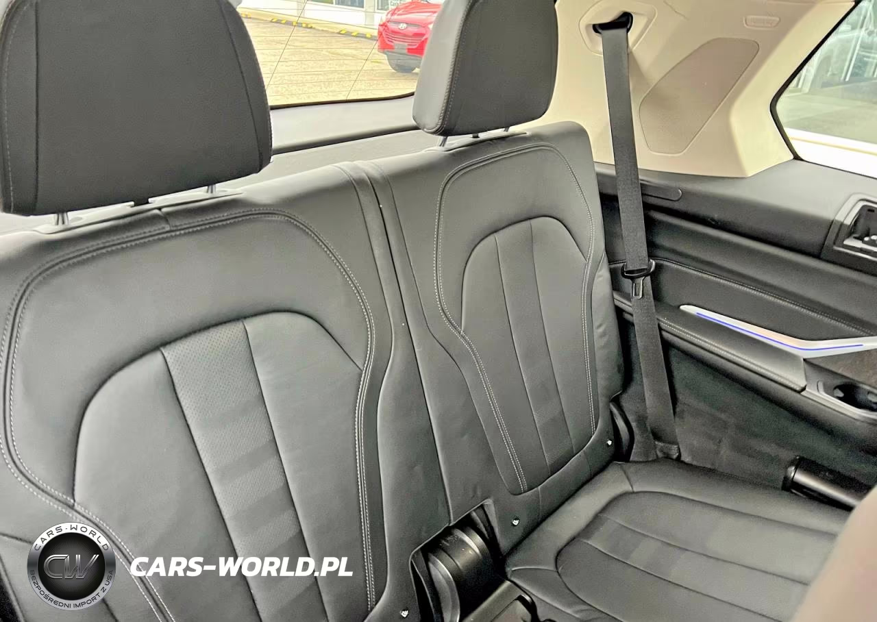 2020 BMW X7 xDrive40I VIN:5UXCW2C04L9B20131 - 11