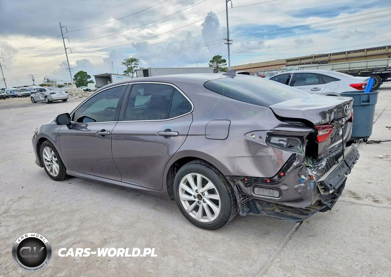 2022 Toyota Camry Le VIN:4T1C11AK6NU696925 - 2