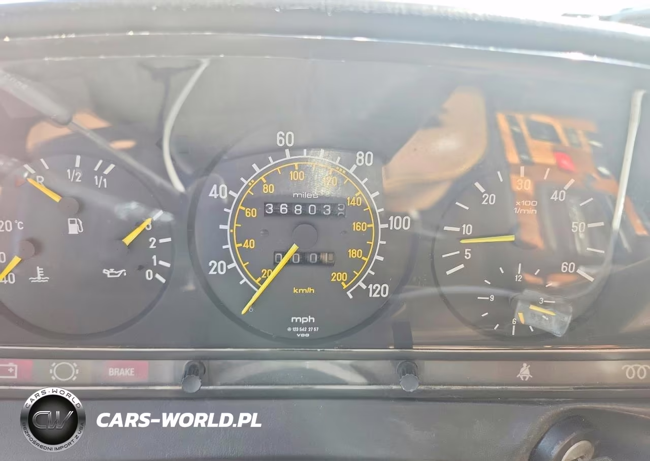 1985 Mercedes-Benz 300 Tdt VIN:WDBAB93C9FF031146 - 9