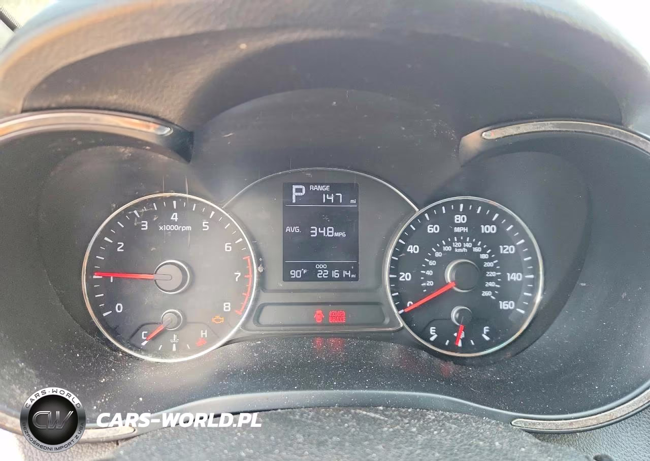 2018 Kia Forte Lx VIN:3KPFK4A7XJE205633 - 9