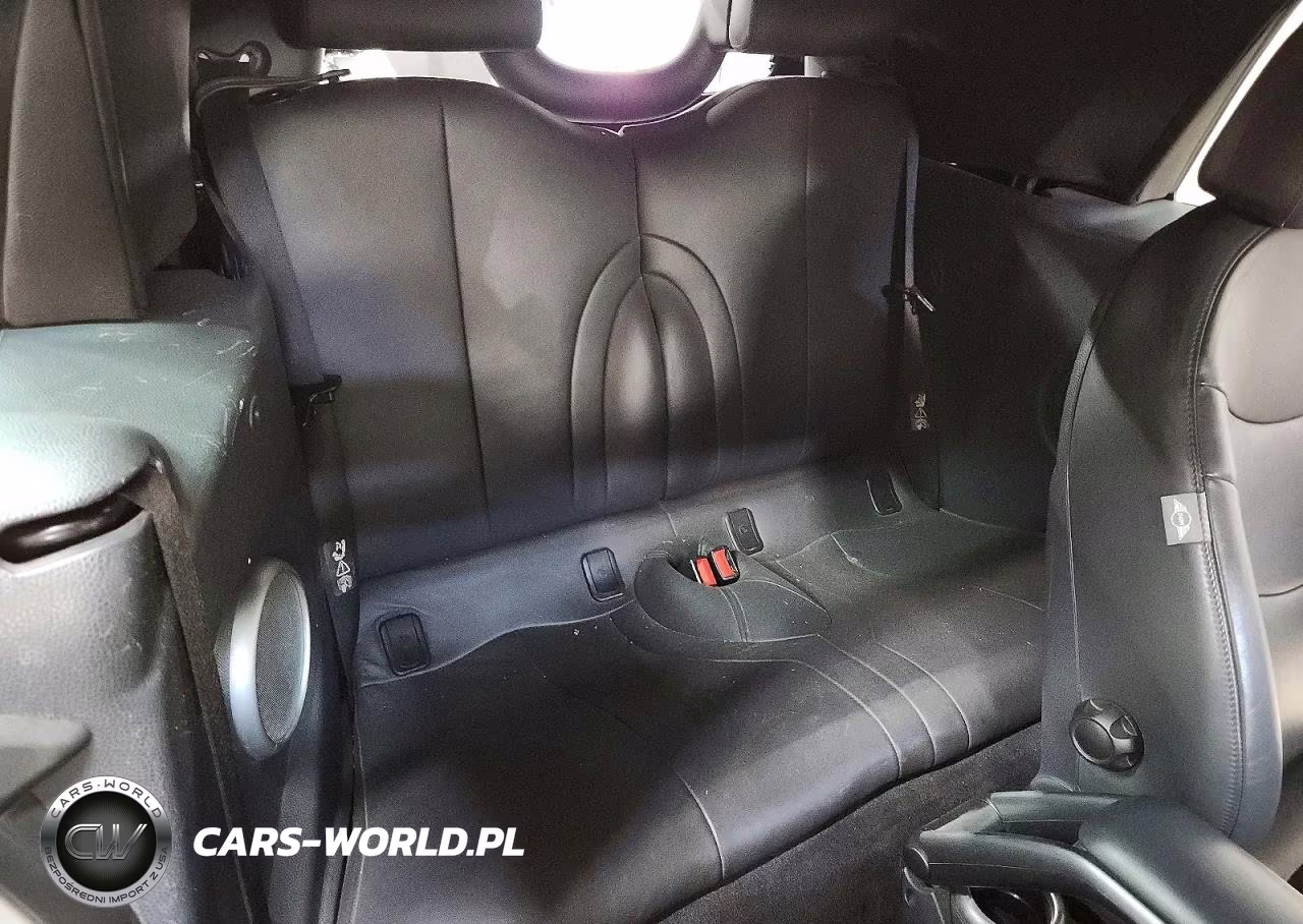 2005 Mini Cooper VIN:WMWRF335X5TG13358 - 10