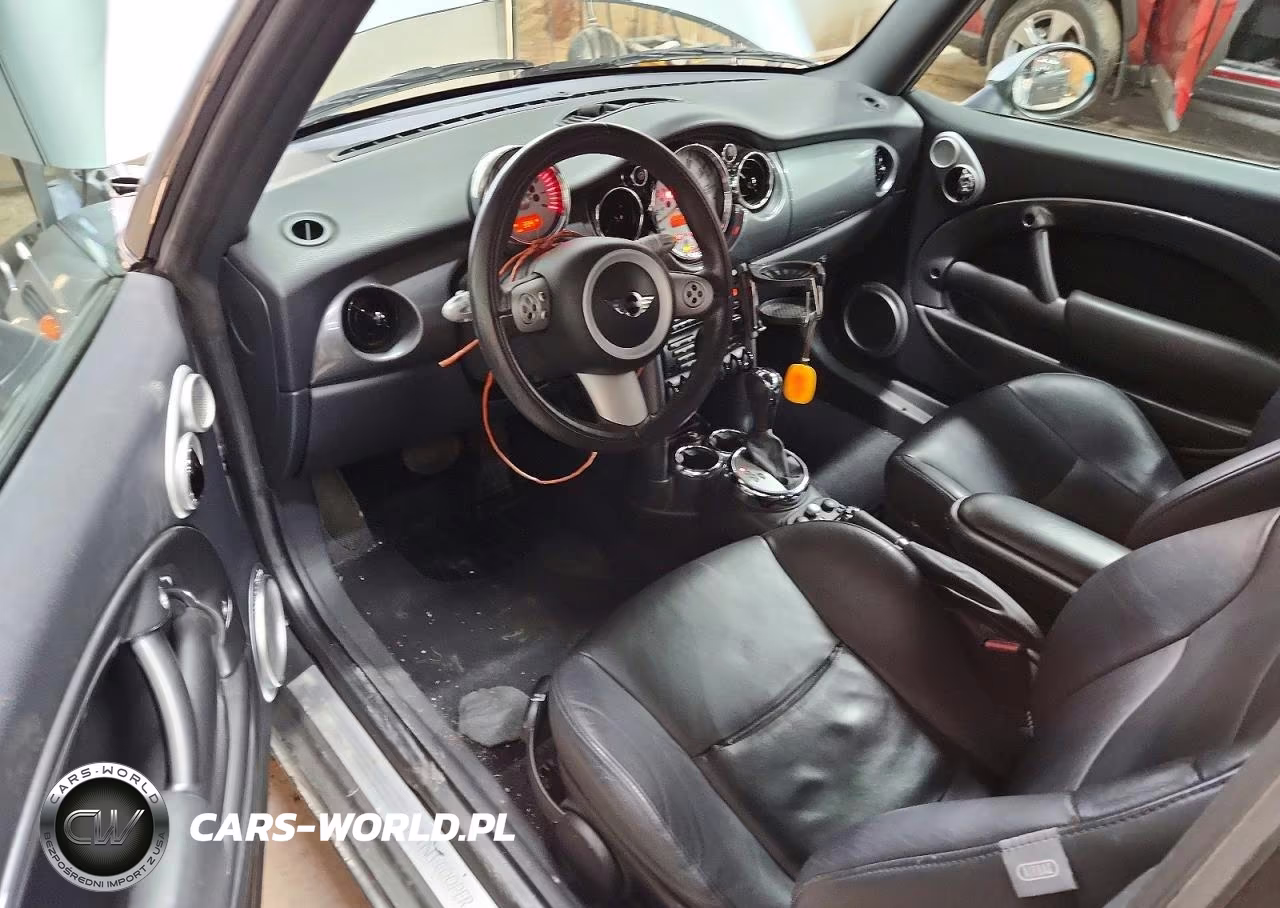 2005 Mini Cooper VIN:WMWRF335X5TG13358 - 8