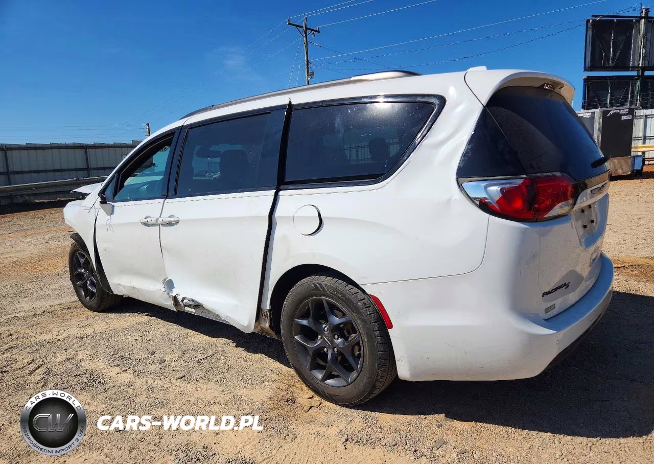 2018 Chrysler Pacifica Touring L Plus VIN:2C4RC1EG3JR310841 - 2