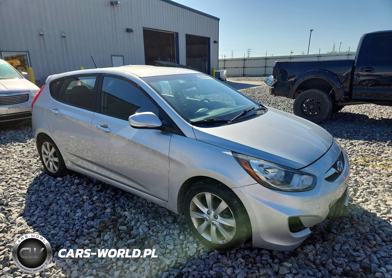 2013 Hyundai Accent Se VIN:KMHCU5AE9DU106725 - 4