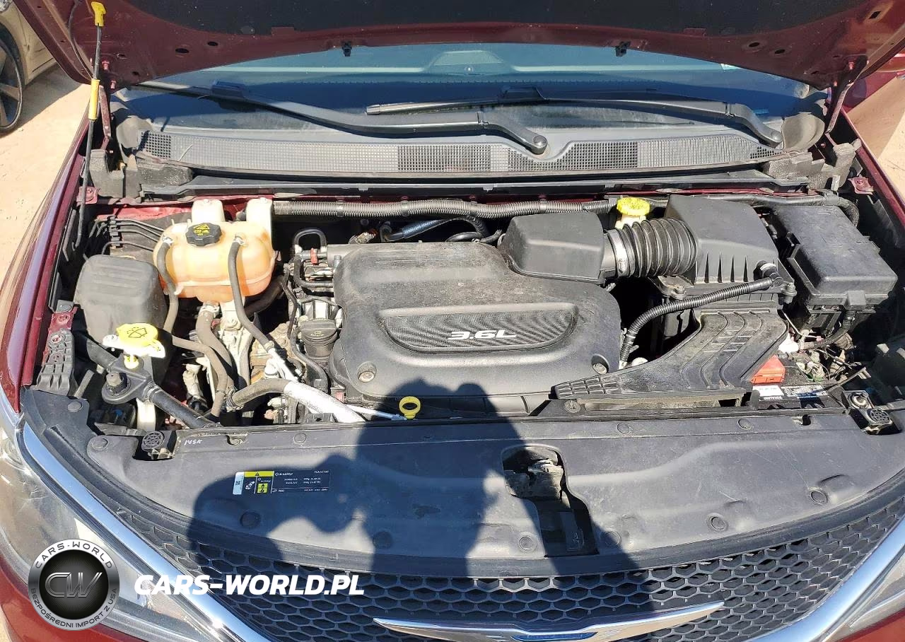 2018 Chrysler Pacifica Touring L VIN:2C4RC1BG1JR158076 - 12