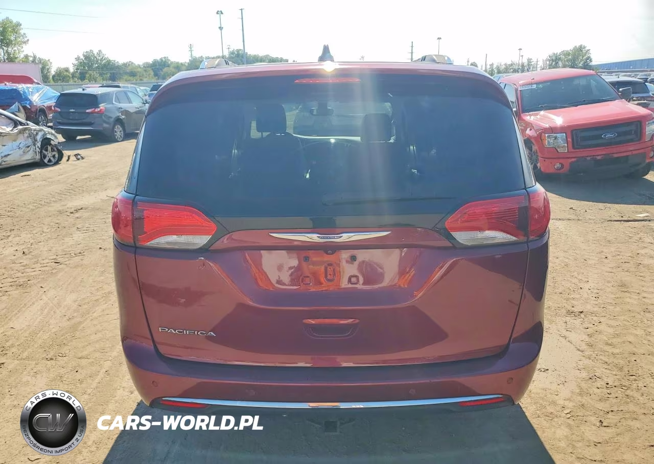 2018 Chrysler Pacifica Touring L VIN:2C4RC1BG1JR158076 - 6