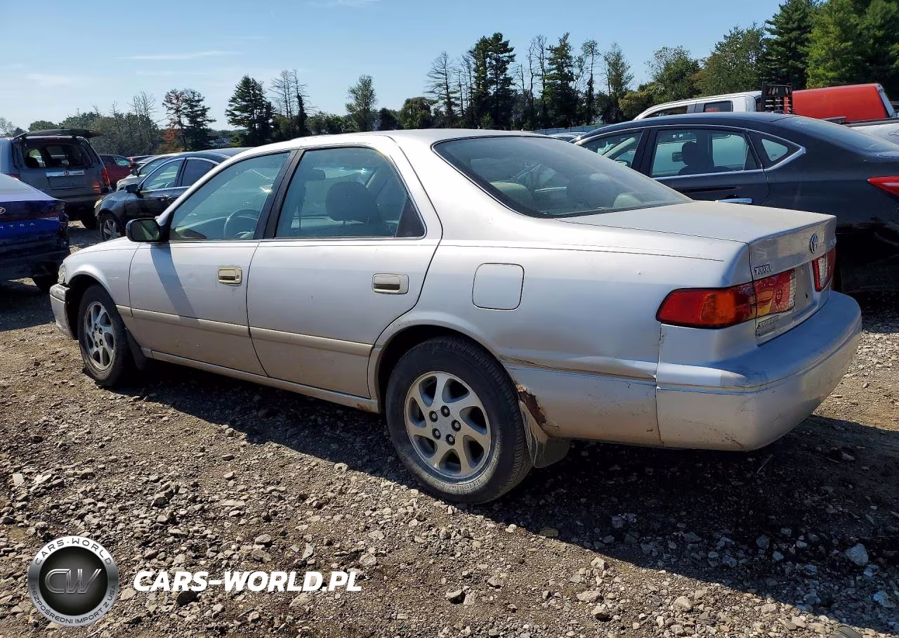 2001 Toyota Camry Le VIN:4T1BG22K61U028552 - 2