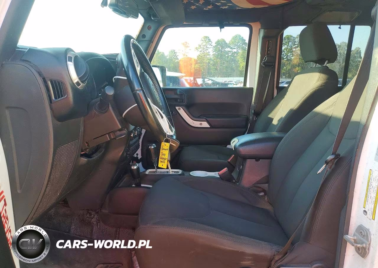 2016 Jeep Wrangler Unlimited Sport VIN:1C4BJWDG0GL118672 - 7