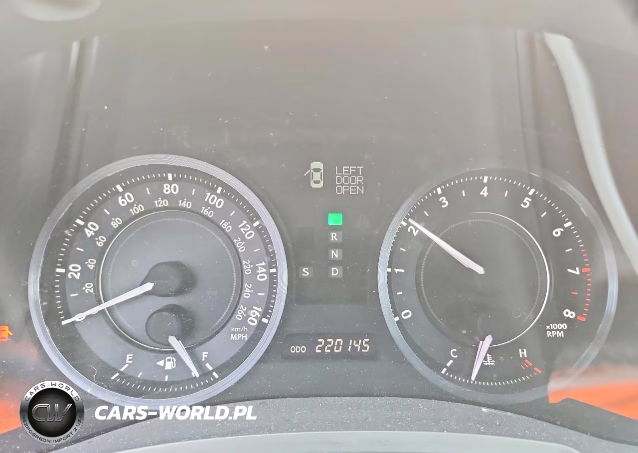 2010 Lexus Is 250C Base VIN:JTHFF2C26A2504249 - 9